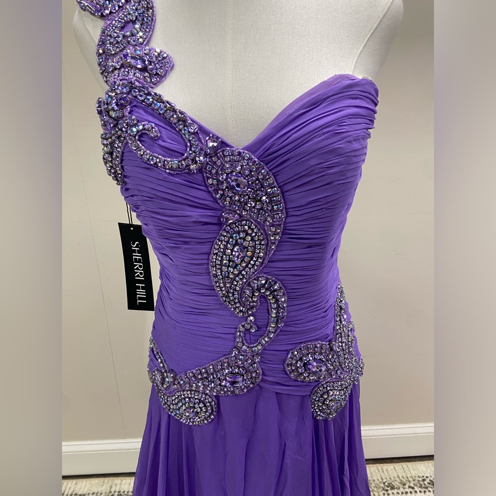 NWT Sherri Hill long dress. Size 6, lilac and beaded.